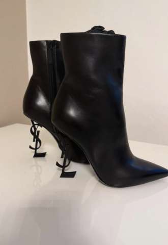 https://vipluxury.sk/YSL kotnicky