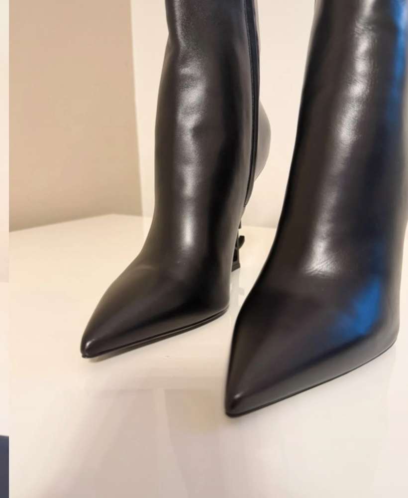 YSL kotnicky