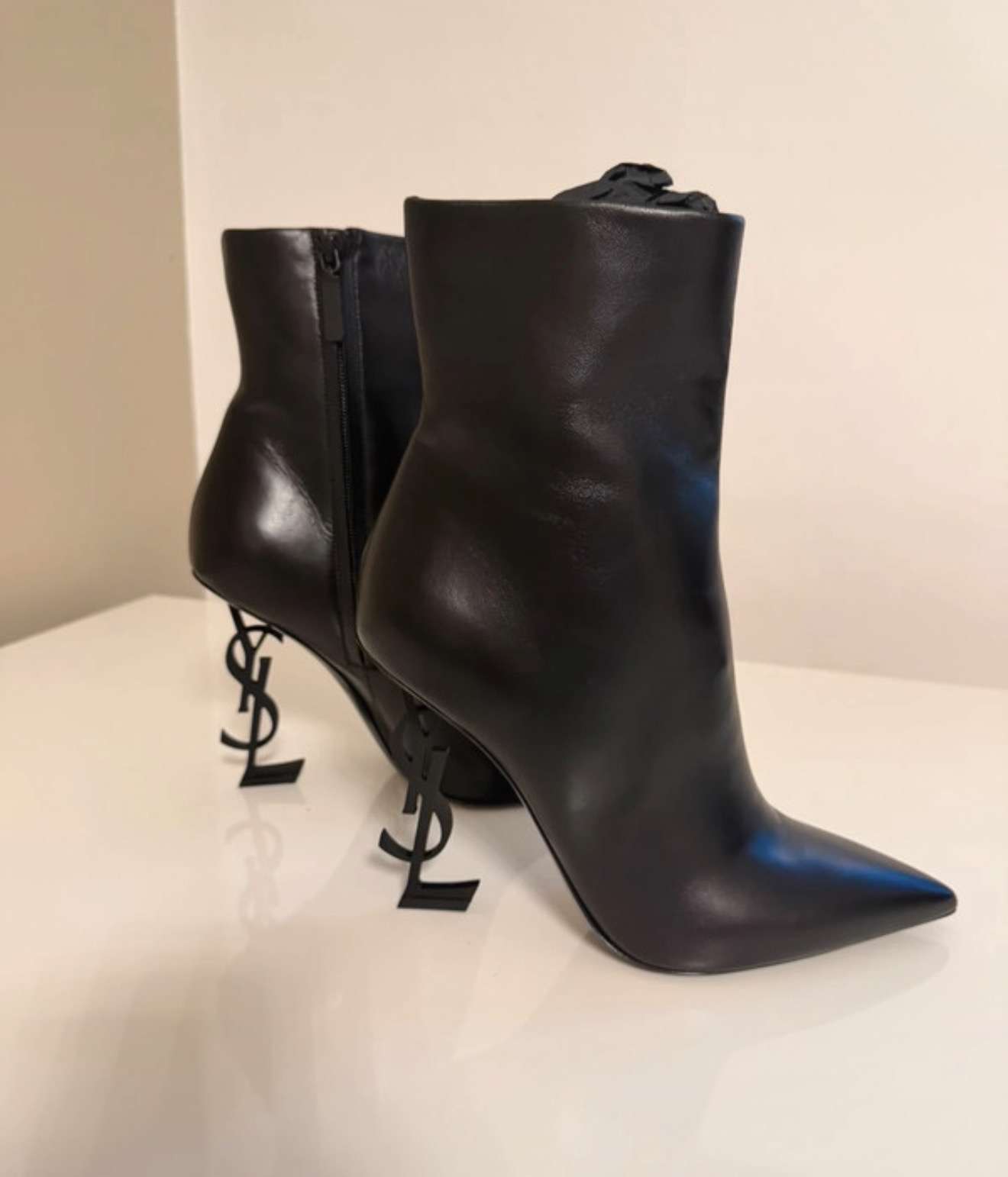 YSL kotnicky