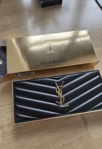 https://vipluxury.sk/YSL tiene