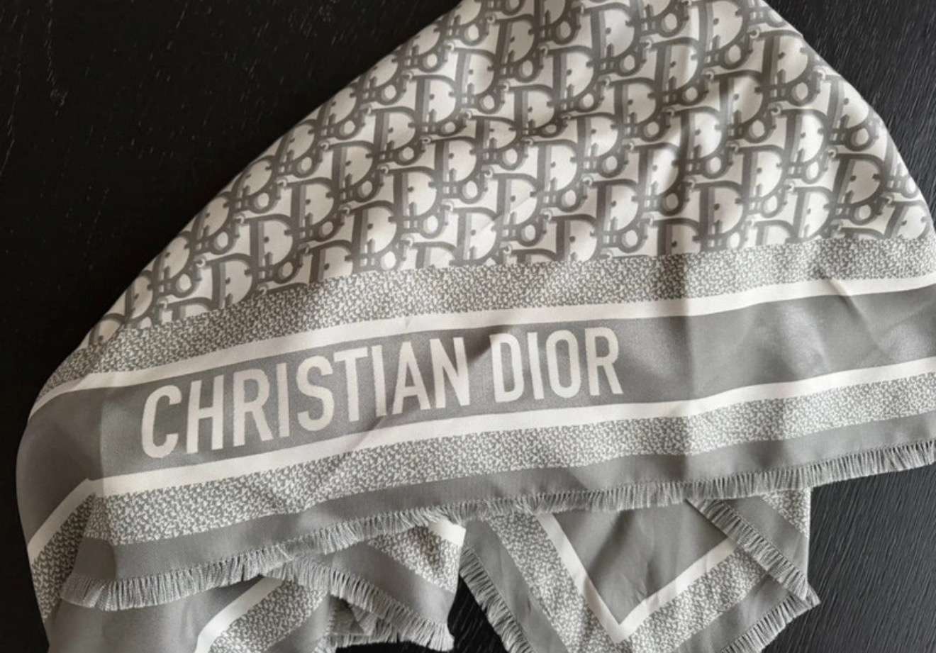 Dior šatka