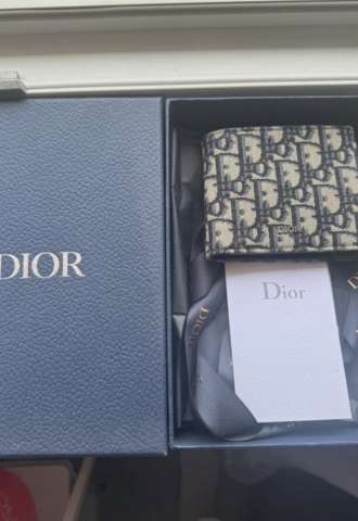 https://vipluxury.sk/Dior peňaženka