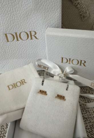 https://vipluxury.sk/Dior náušnice