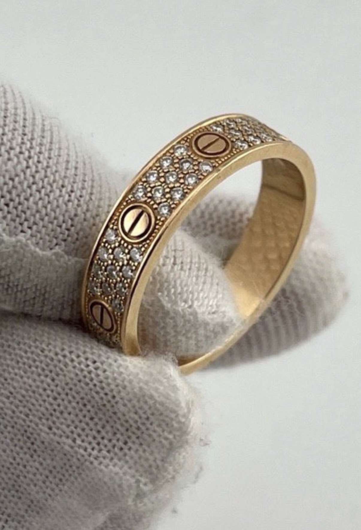Cartler love aĺl diamond