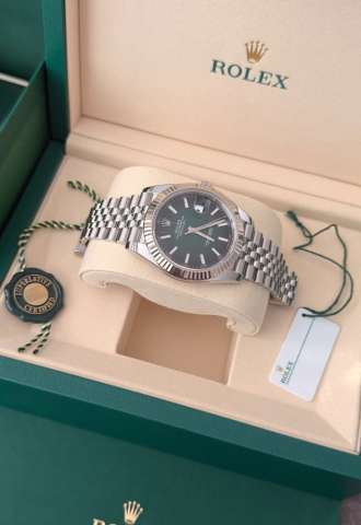 https://vipluxury.sk/Rolex Oyster Perpetual Datejust Ombre Green Jubilee 41