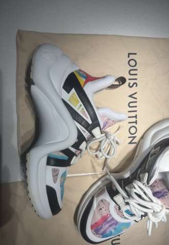 https://vipluxury.sk/Louis Vuitton LV Archlight