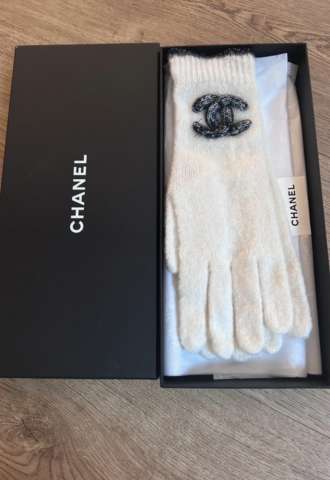 https://vipluxury.sk/Chanel rukavice