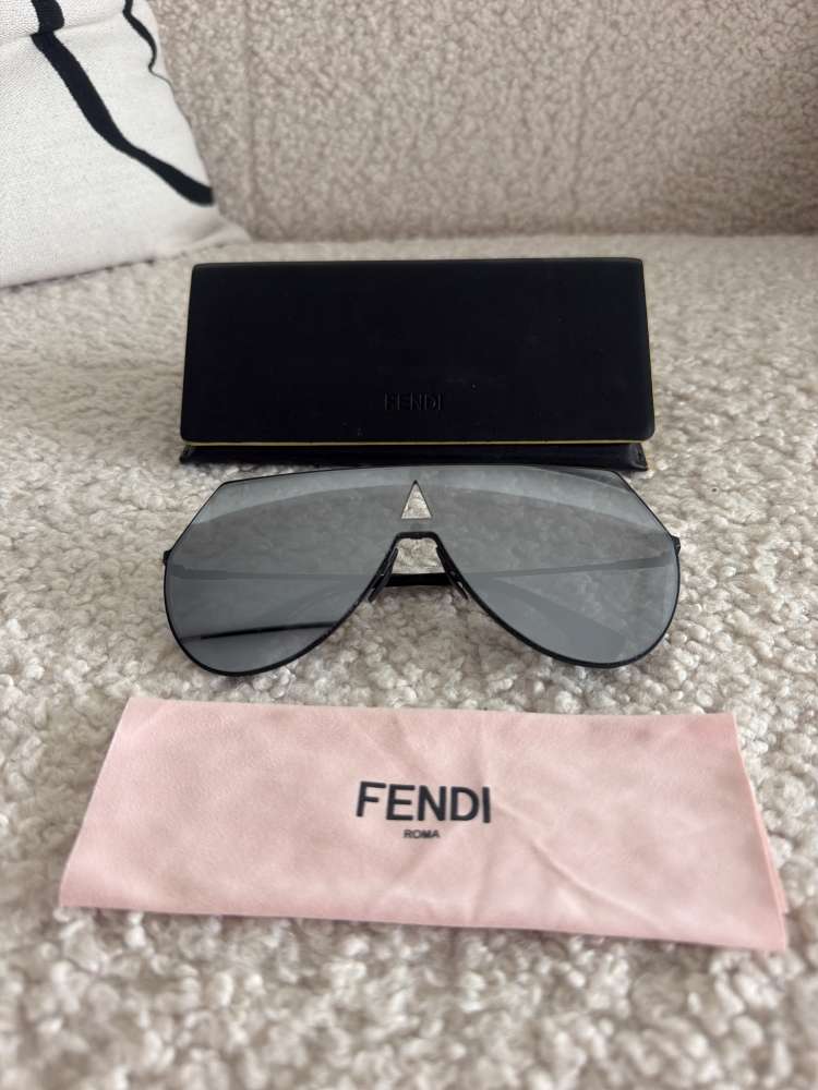 Fendi slnečné okuliare