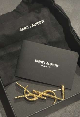 https://vipluxury.sk/YSL brošňa 7cm