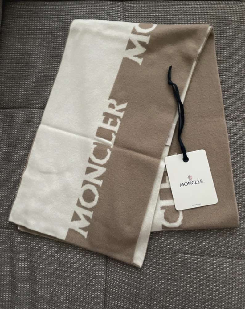 Šál Moncler