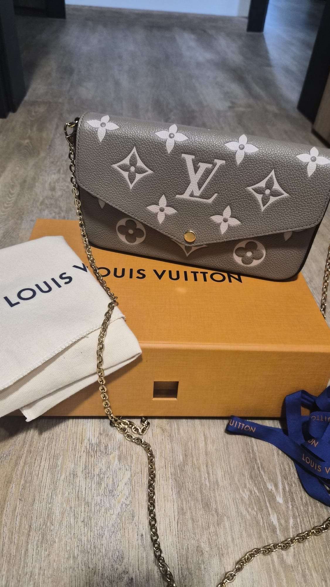 Louis Vuitton Felicie kabelka