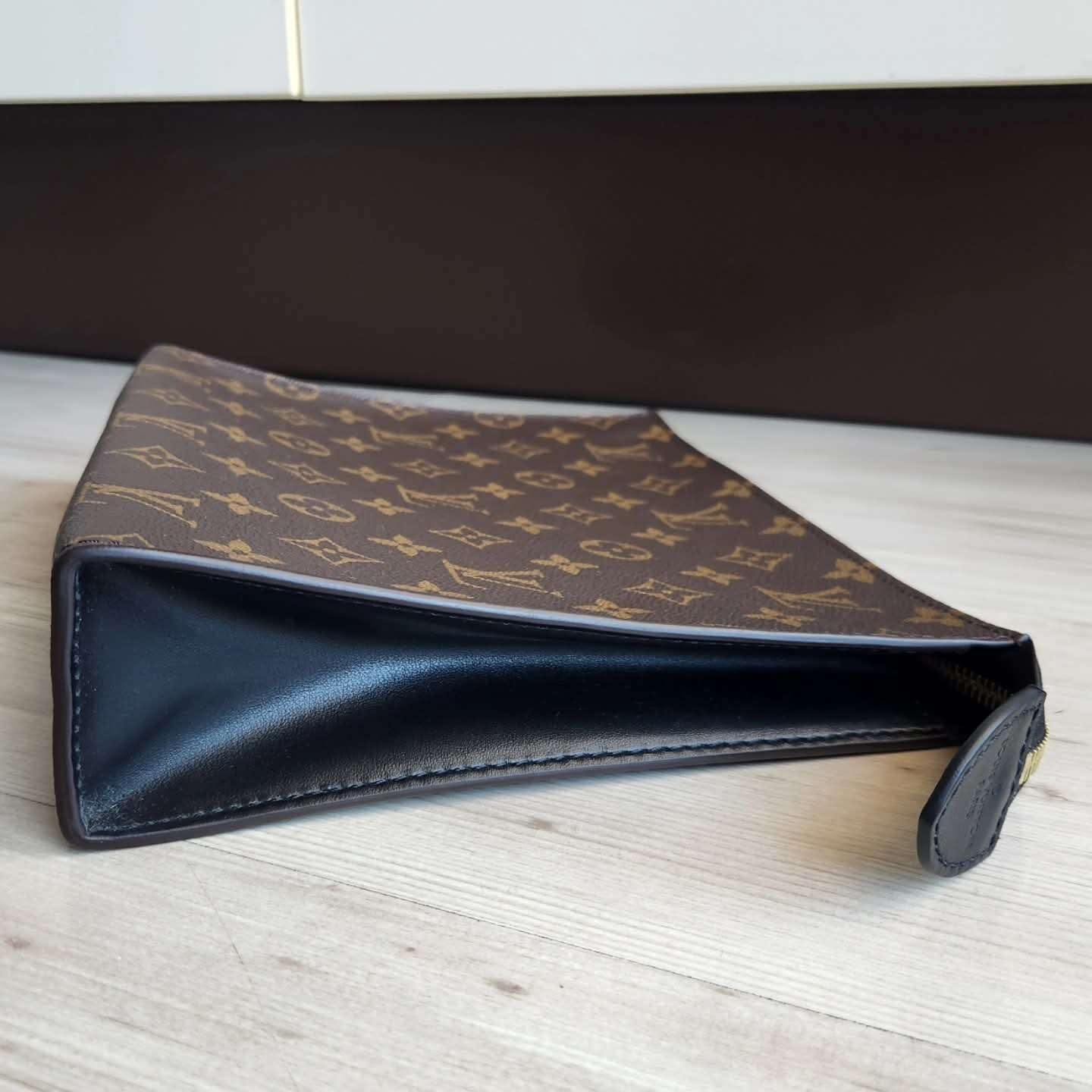 Louis Vuitton Toilette 26
