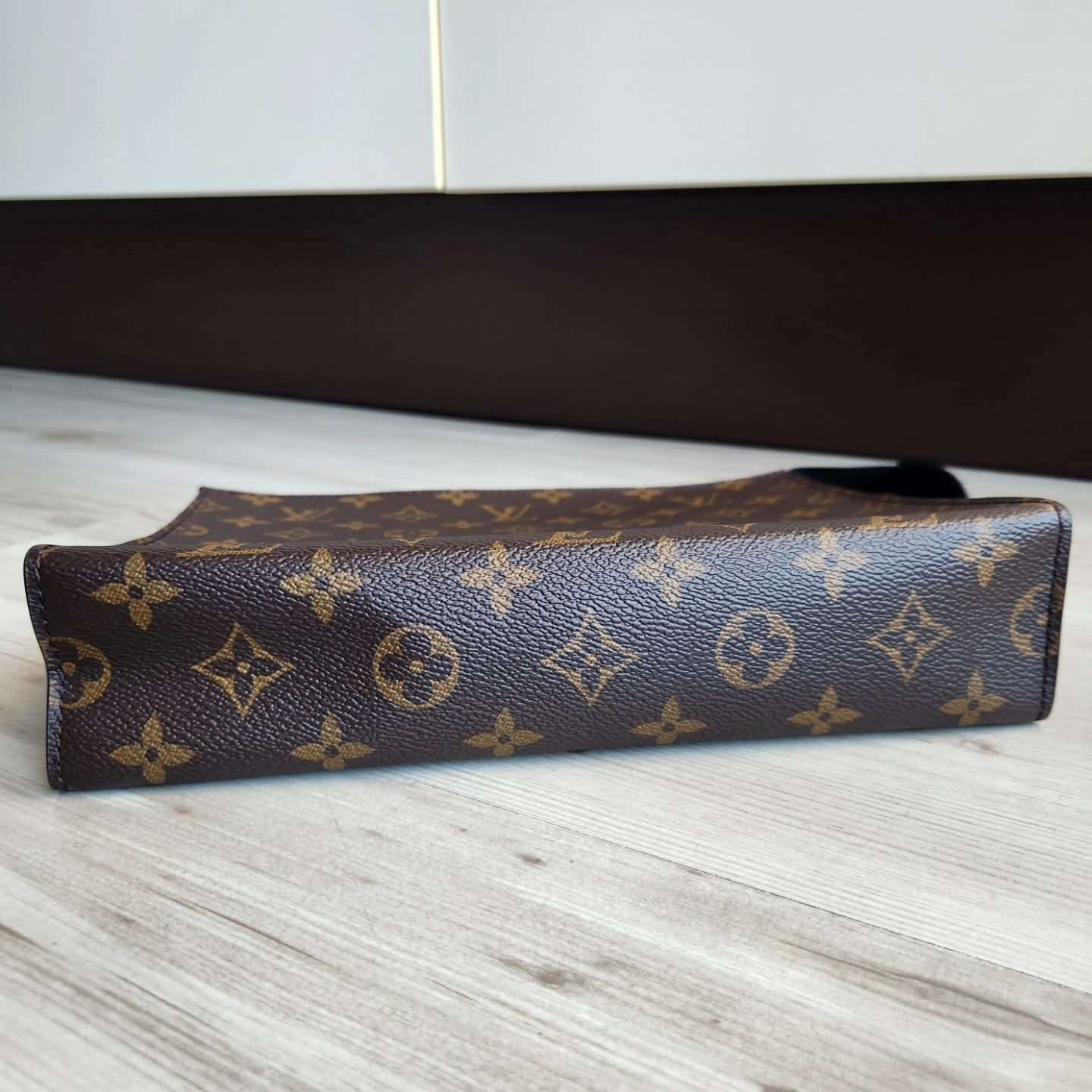 Louis Vuitton Toilette 26