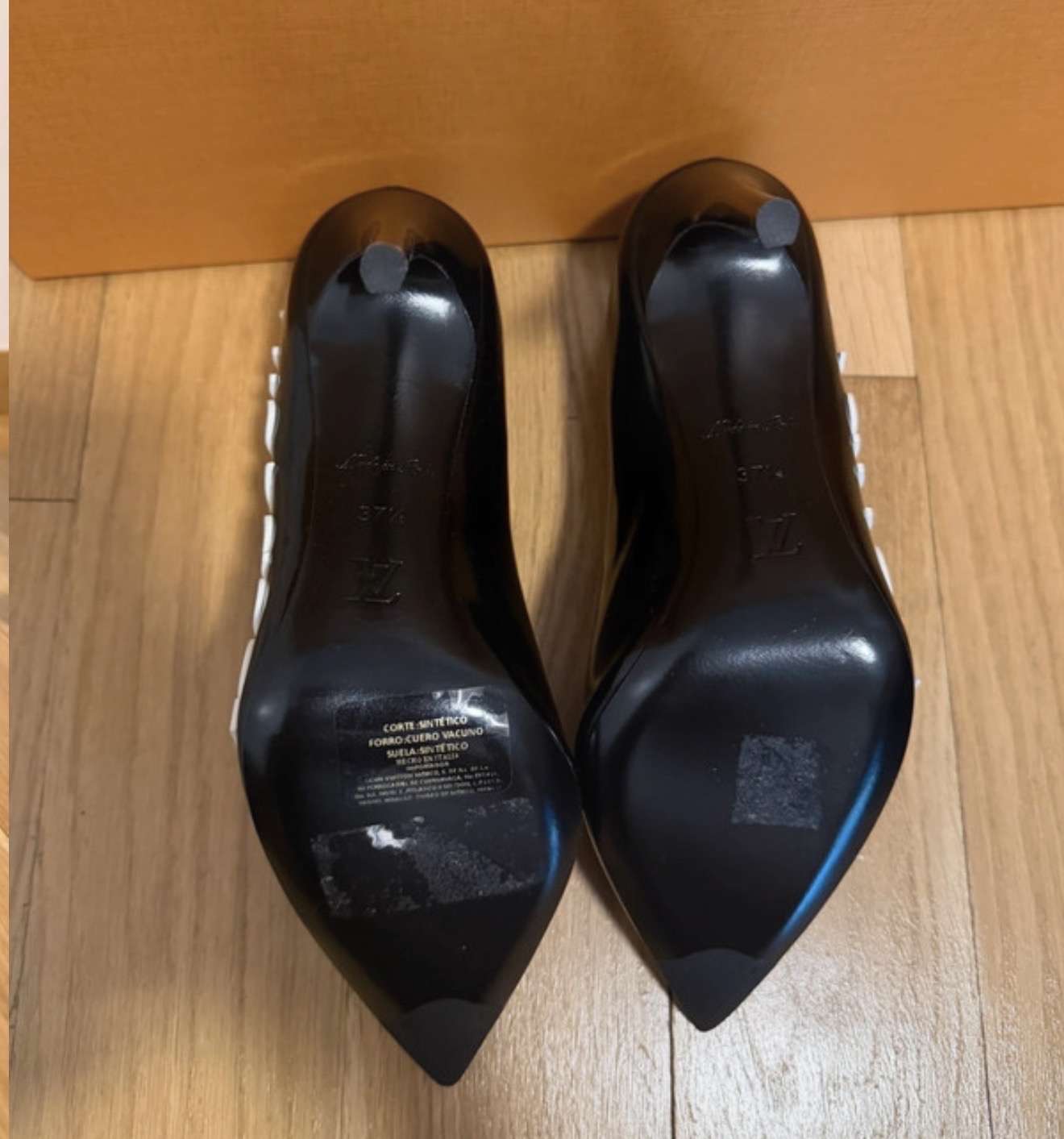 Louis Vuitton lodičky