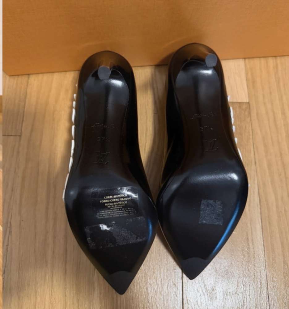 Louis Vuitton lodičky