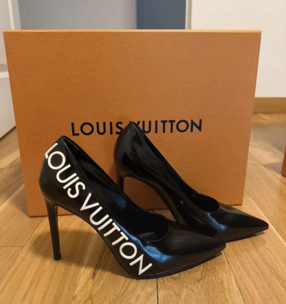 Louis Vuitton lodičky