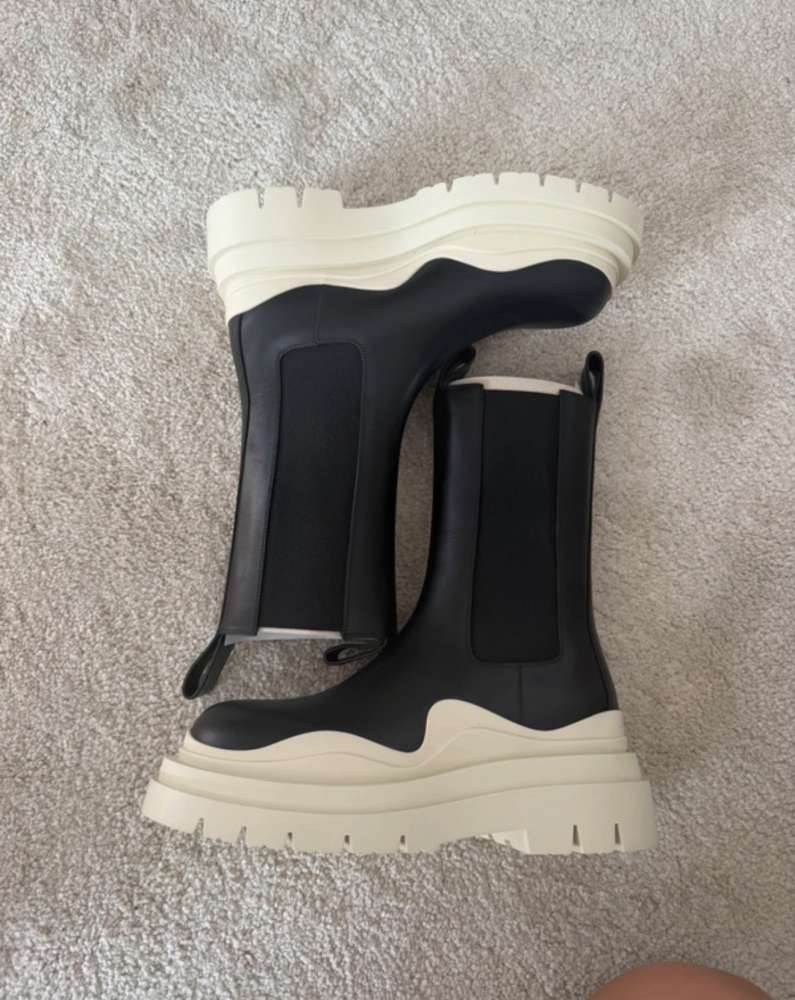 Bottega Veneta čižmy