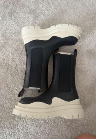https://vipluxury.sk/Bottega Veneta čižmy