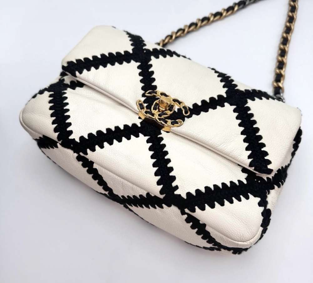 Chanel 19 médium