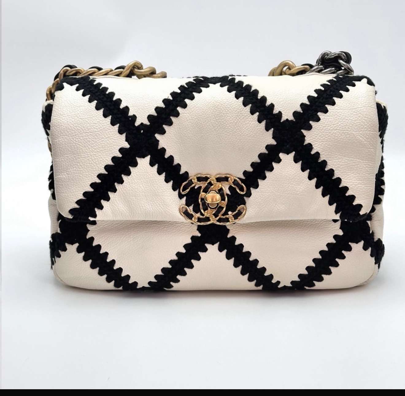 Chanel 19 médium