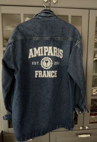 https://vipluxury.sk/Predám novú riflovú oversize bundu Ami Paris