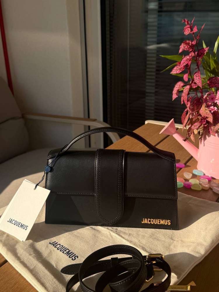 Jacquemus Le Grand Bambino