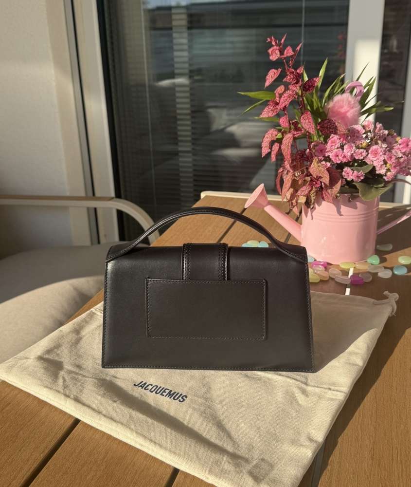 Jacquemus Le Grand Bambino