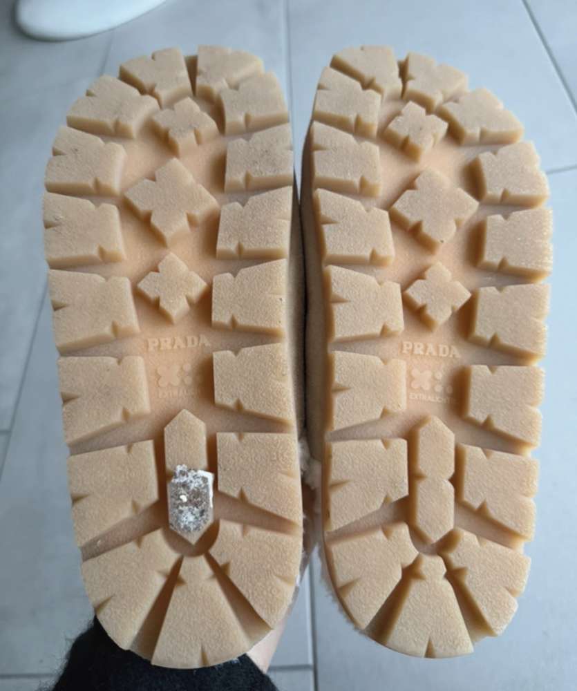 Prada šľapky