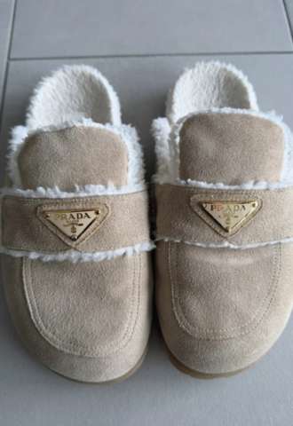 https://vipluxury.sk/Prada šľapky
