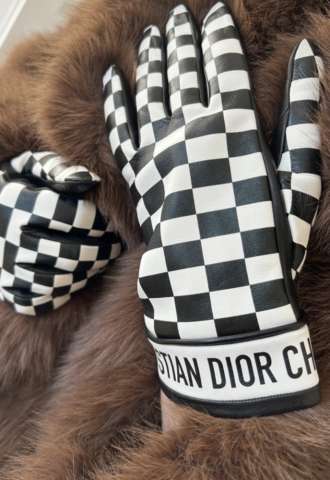 https://vipluxury.sk/Dior rukavice