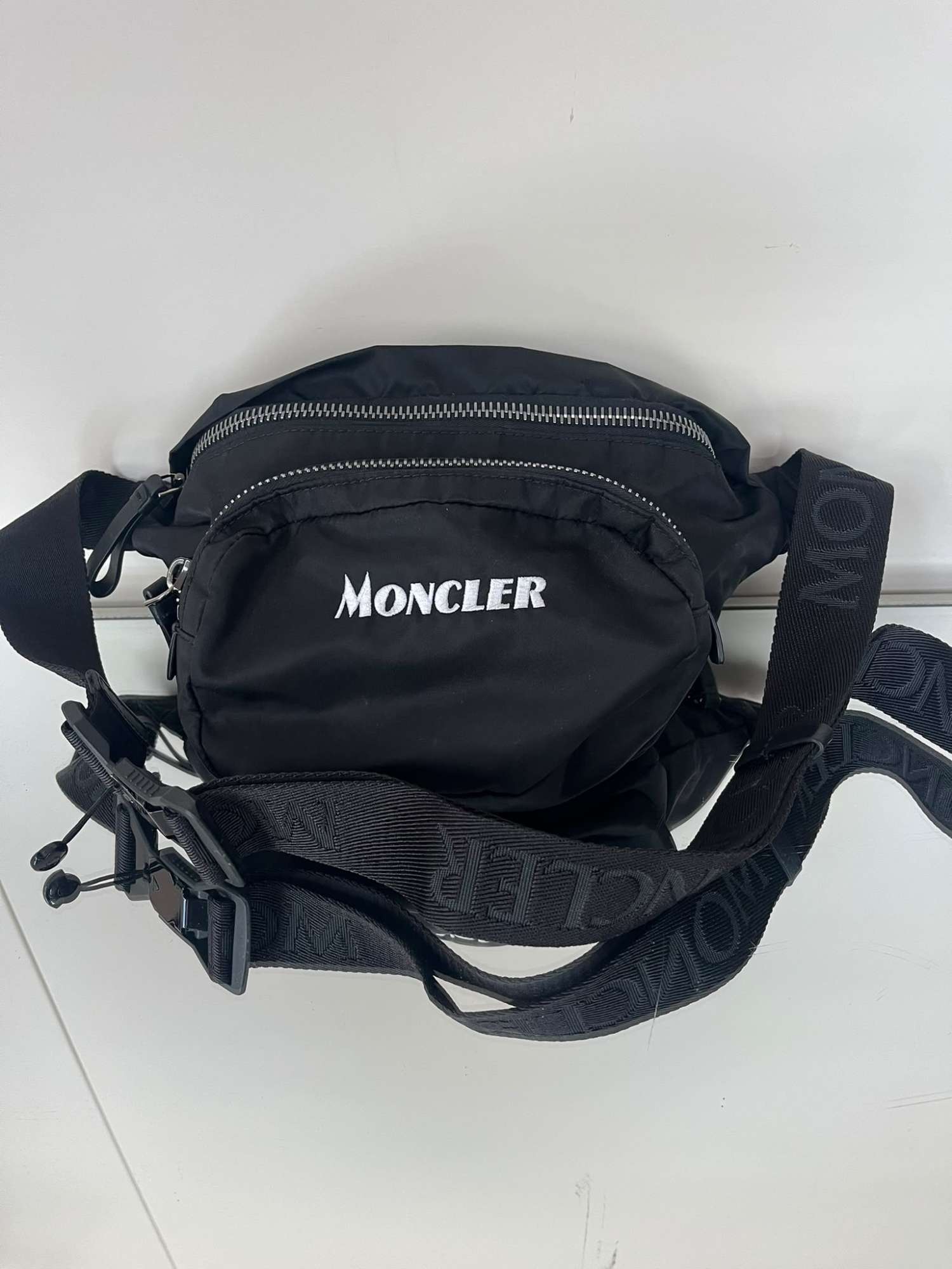 Moncler ladvinka