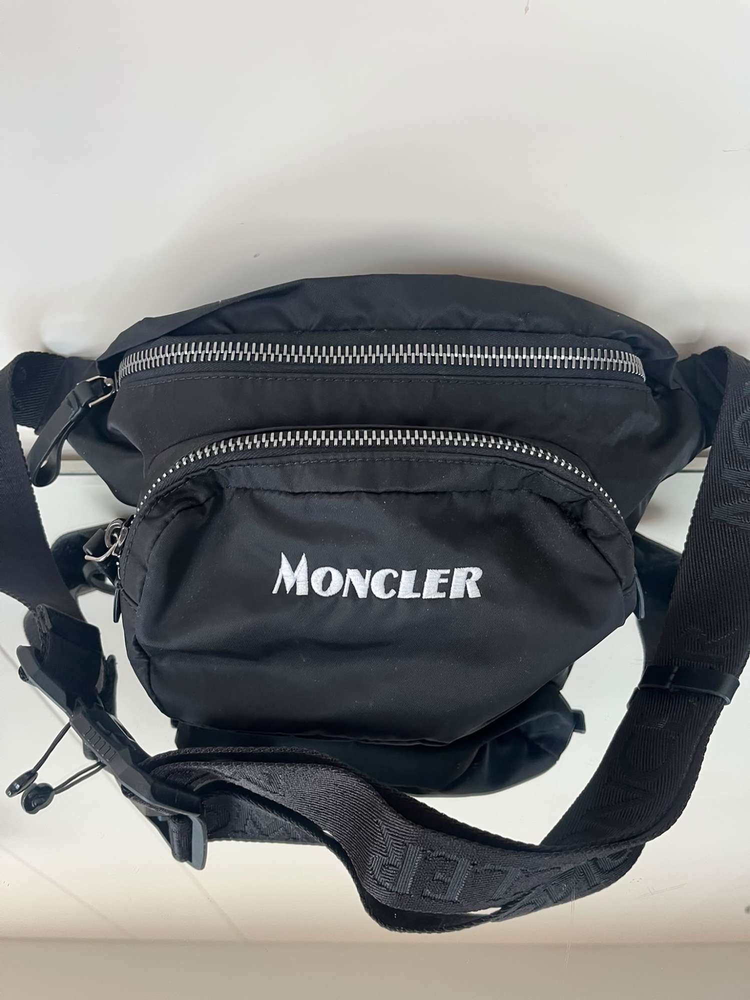 Moncler ladvinka