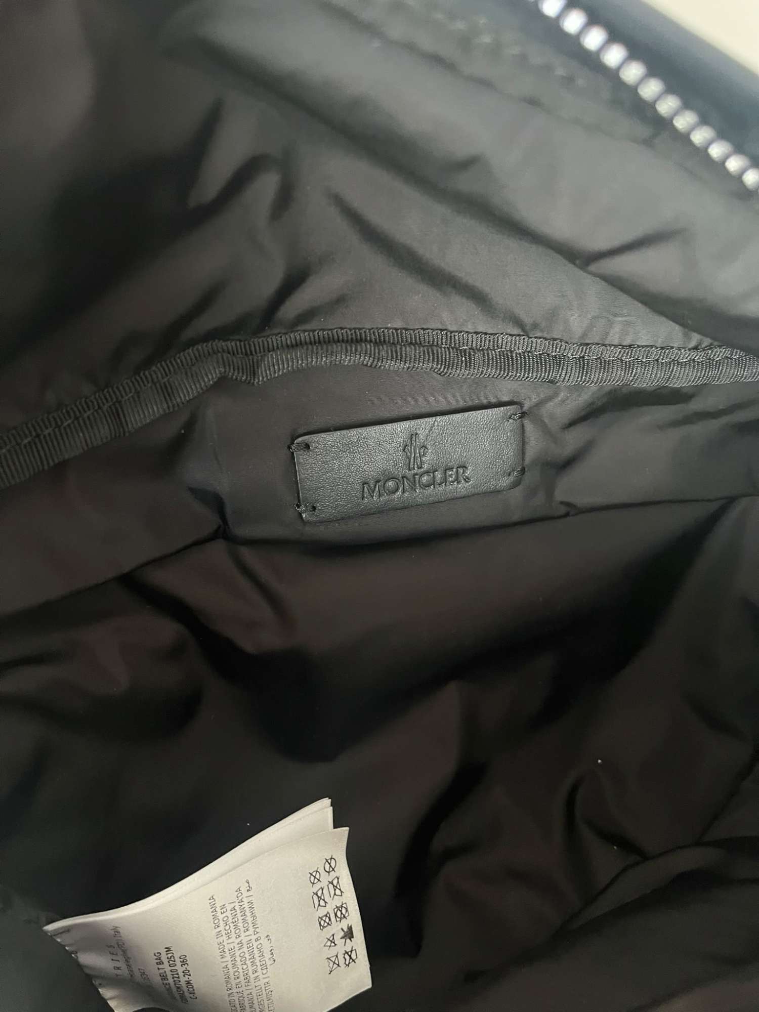 Moncler ladvinka