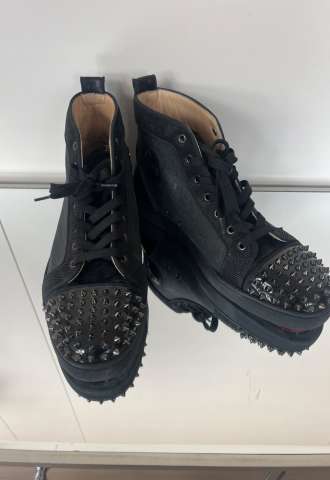 https://vipluxury.sk/Louboutin tenisky