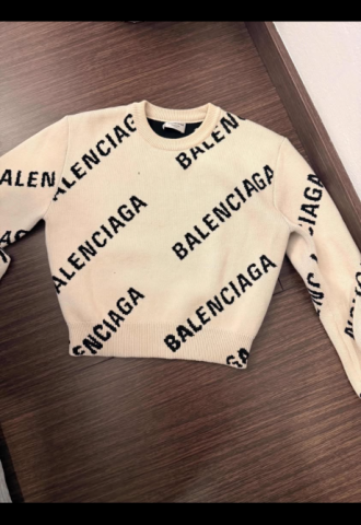 https://vipluxury.sk/Balenciaga sveter