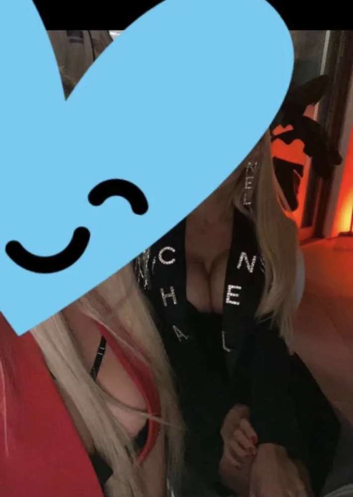 Chanel brošňa