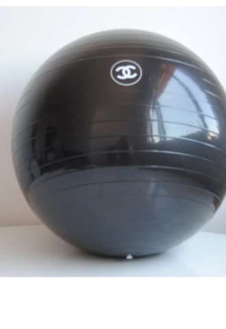 https://vipluxury.sk/Chanel gym lopta