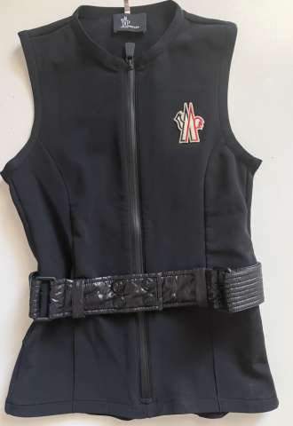 https://vipluxury.sk/Moncler  vesta s