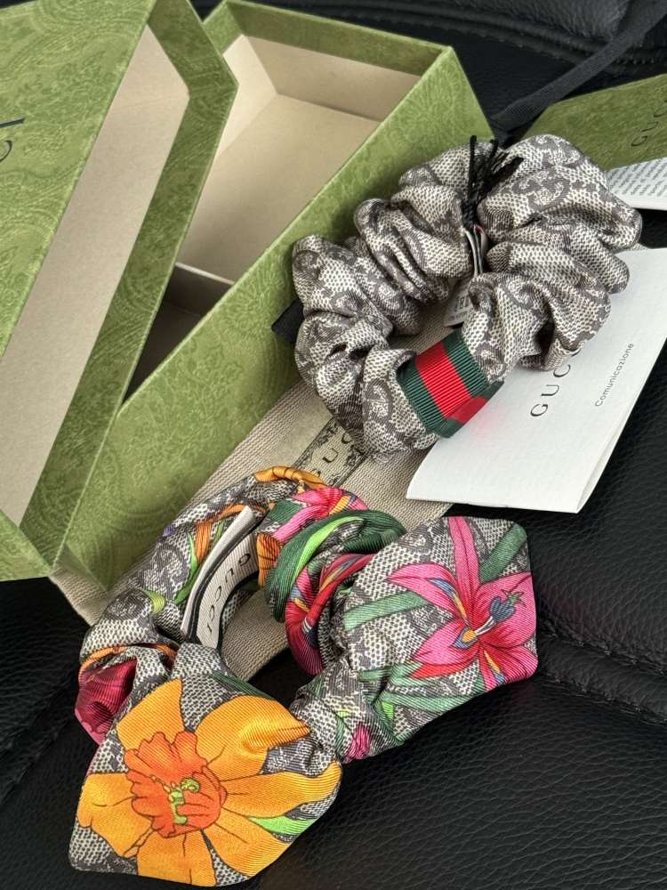Gucci set gumičiek