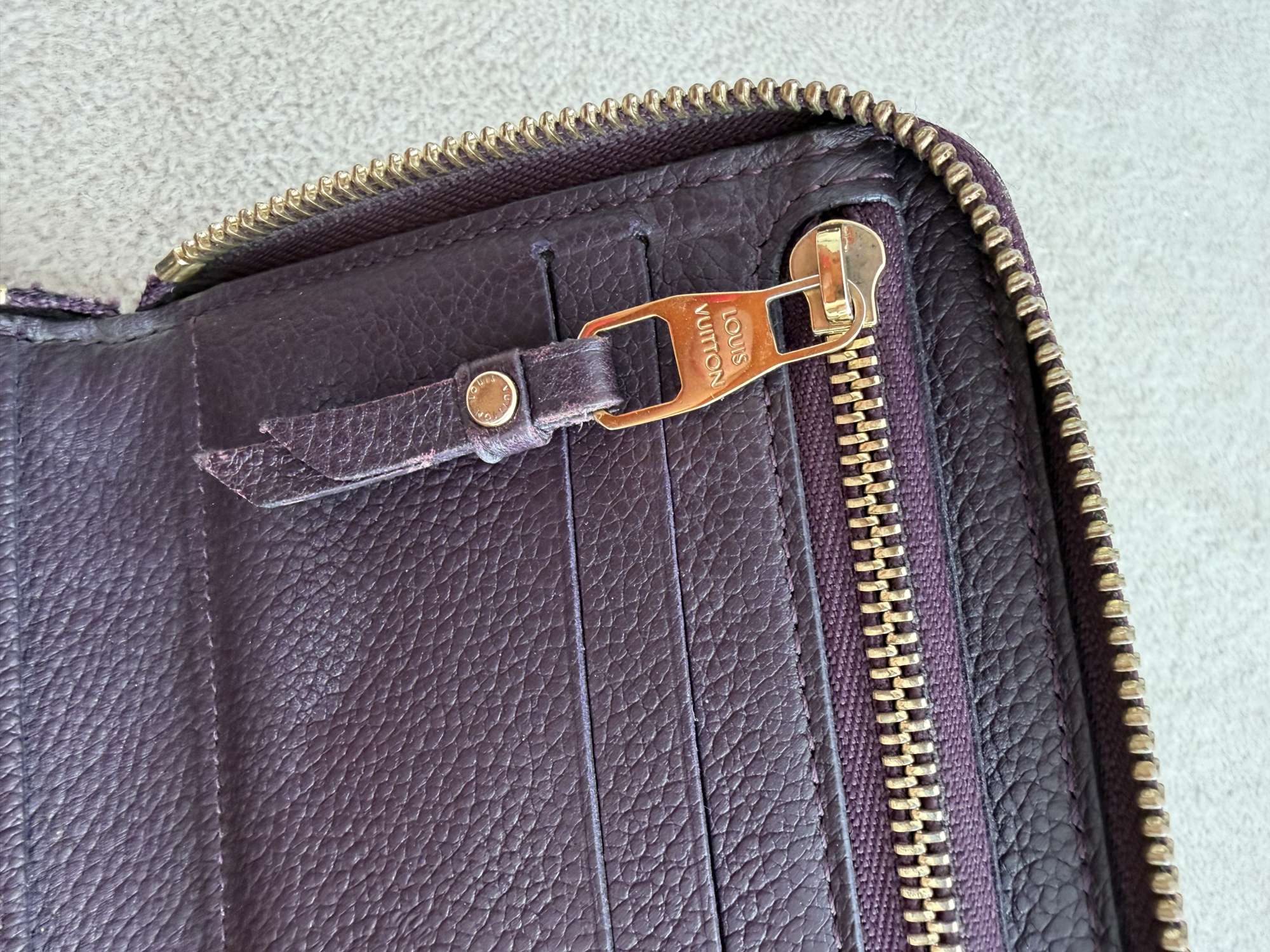 Louis Vuitton zippy penazenka