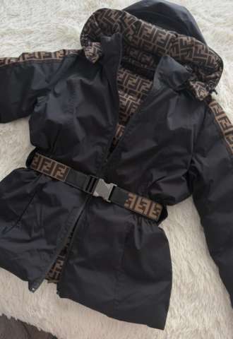 https://vipluxury.sk/Fendi obojstranná Bunda