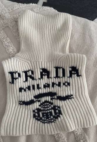 https://vipluxury.sk/Prada nákrčník