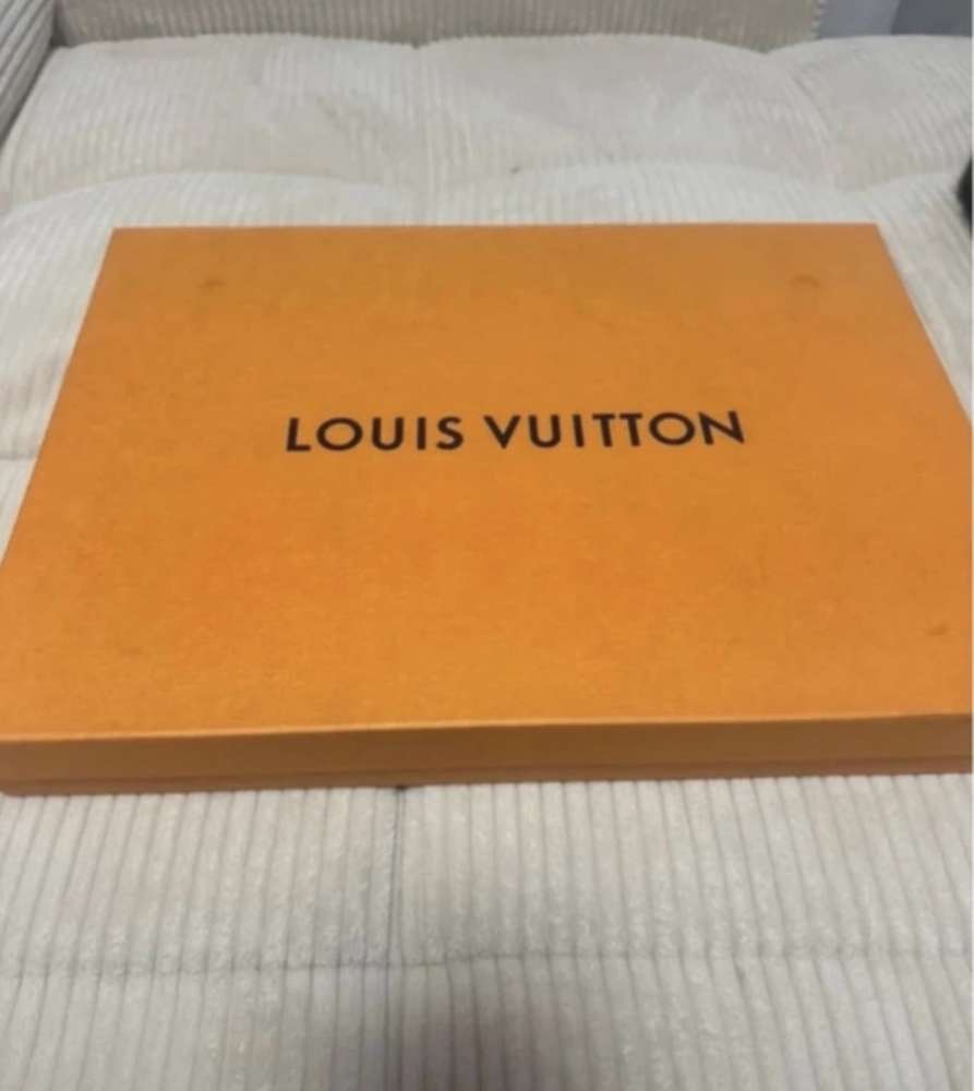 Louis Vuitton šál