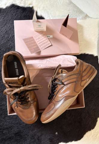 https://vipluxury.sk/Miu Miu Gymnasium tenisky, pc 1080€