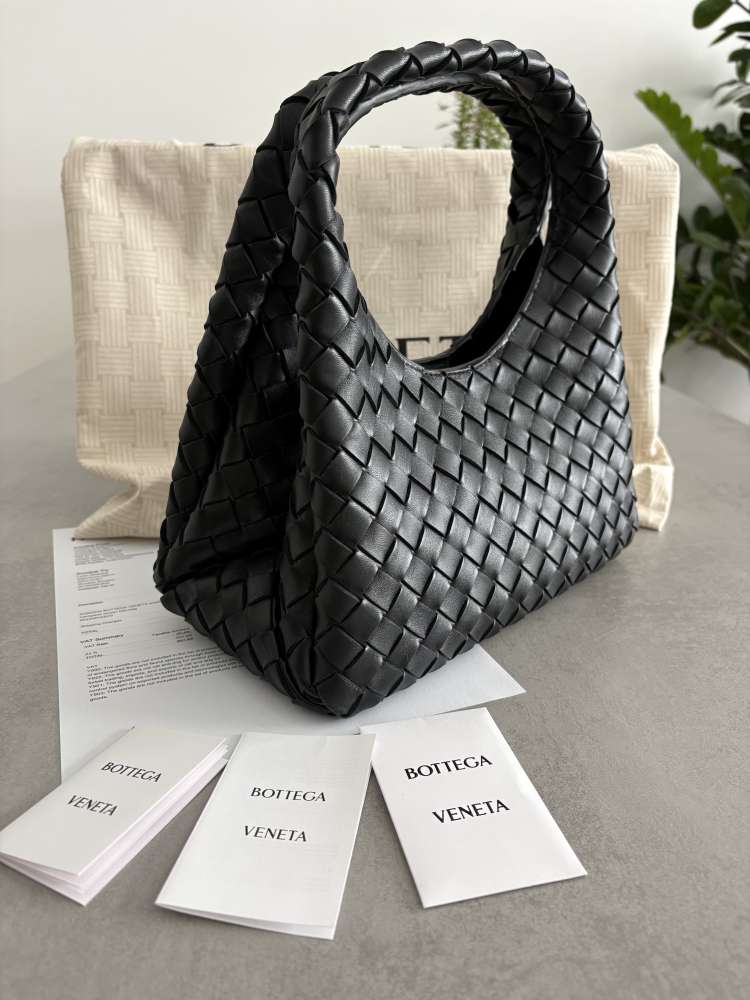 Bottega Veneta Campana small, nový model, pc 3500€