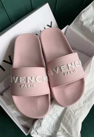 https://vipluxury.sk/Šľapky Givenchy