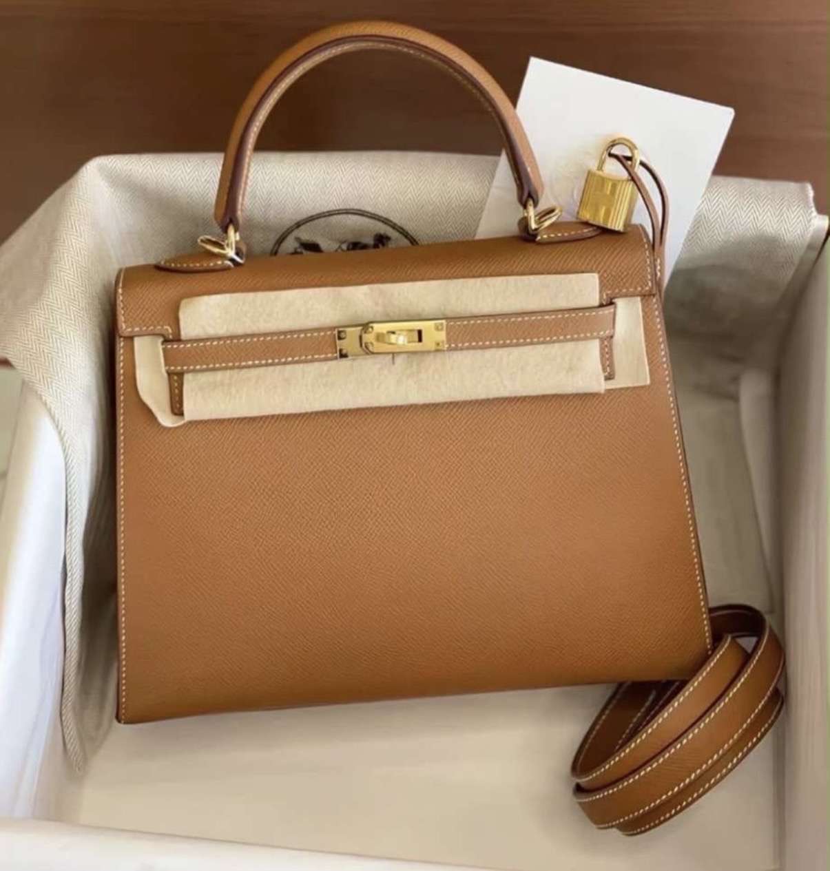 HERMÈS KELLY 25 GOLD GHW