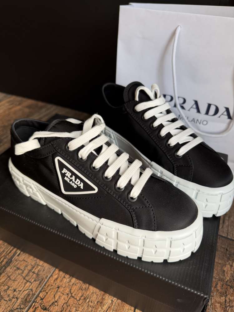 Prada tenisky