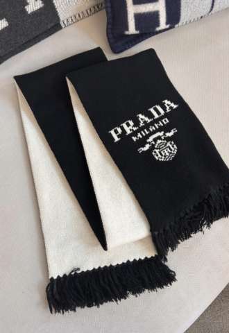 https://vipluxury.sk/Prada šál