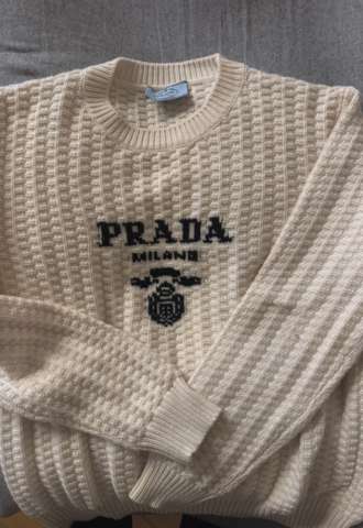 https://vipluxury.sk/Prada sveter